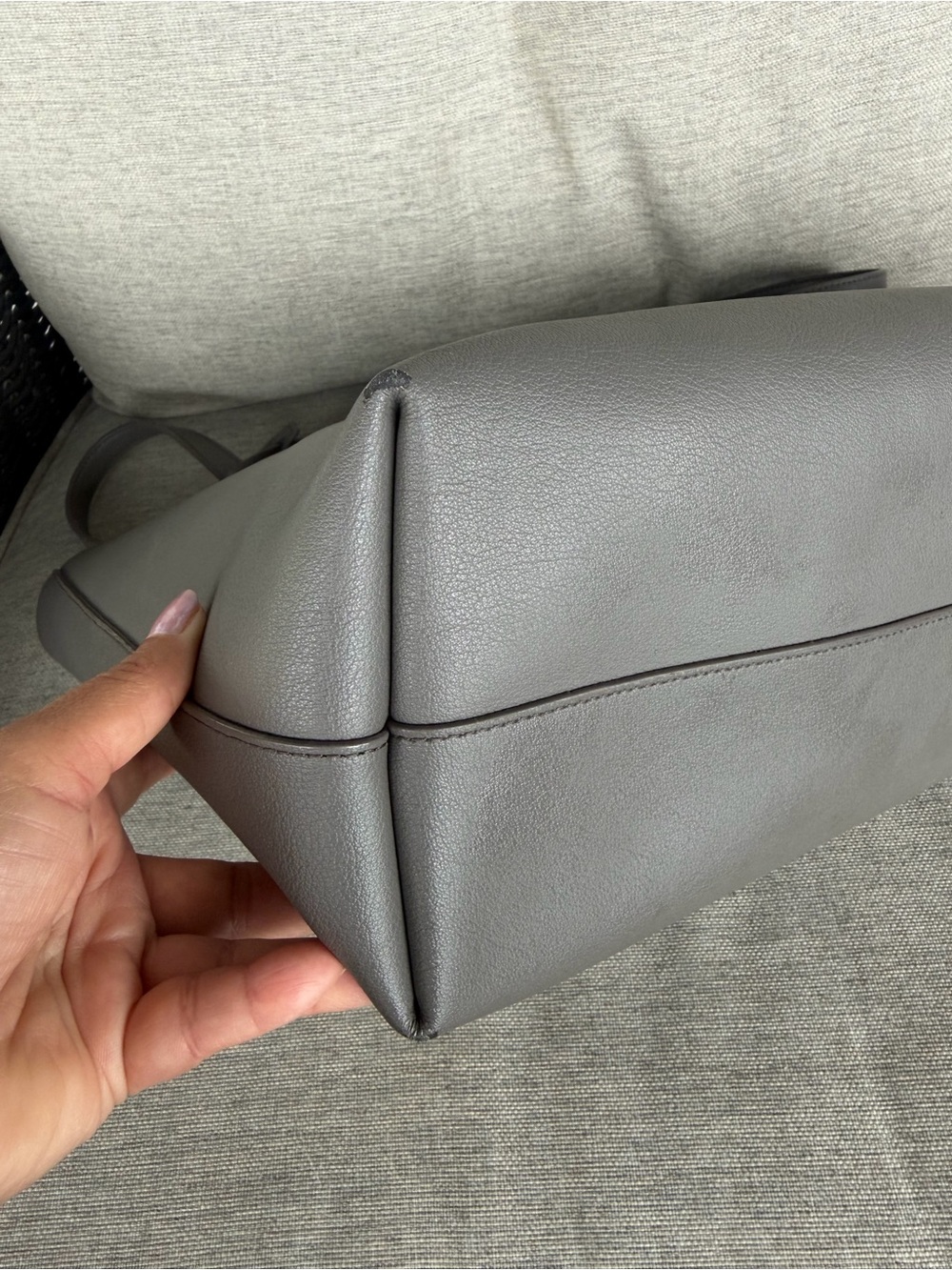 Saint Laurent Grey Leather Tote with Gold YSL Charm - Picture 9 of 15